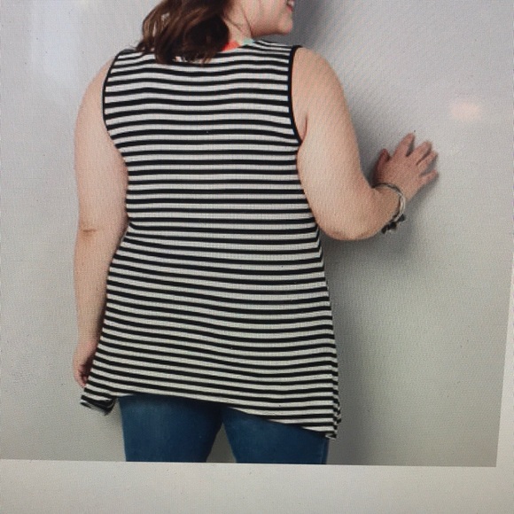 NWT Striped Tank by avenue 18/20 - Picture 2 of 7